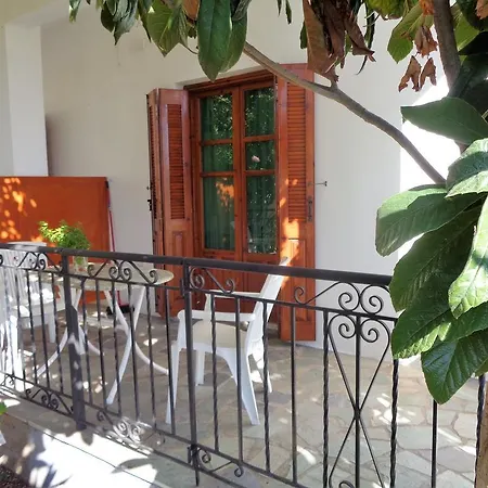 Jenny's ηouse Stoúpa